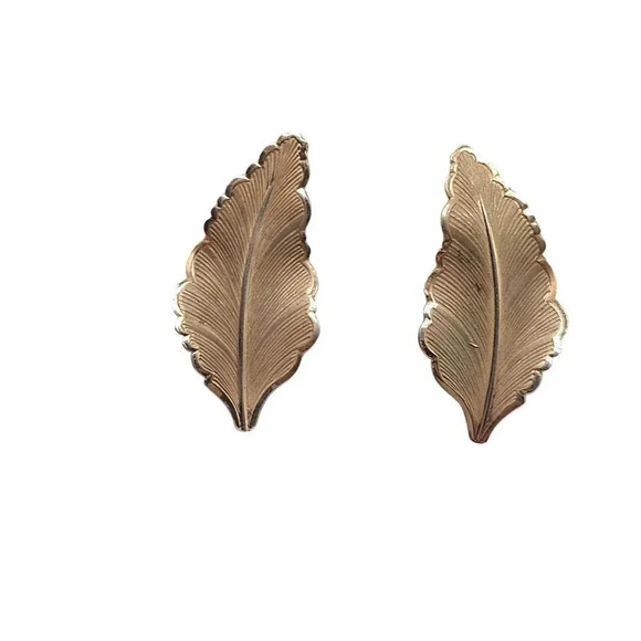 A & Z 1/20-12 KT Gold Filled Textured Leaf Screw Back Earrings Vintage - Picture 1 of 6